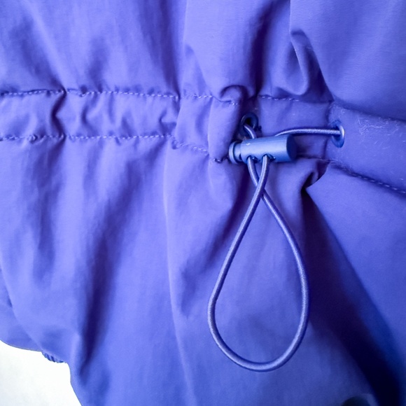 Levi's Women's Cinch Waist Puffer Jacket - Picture 8 of 8